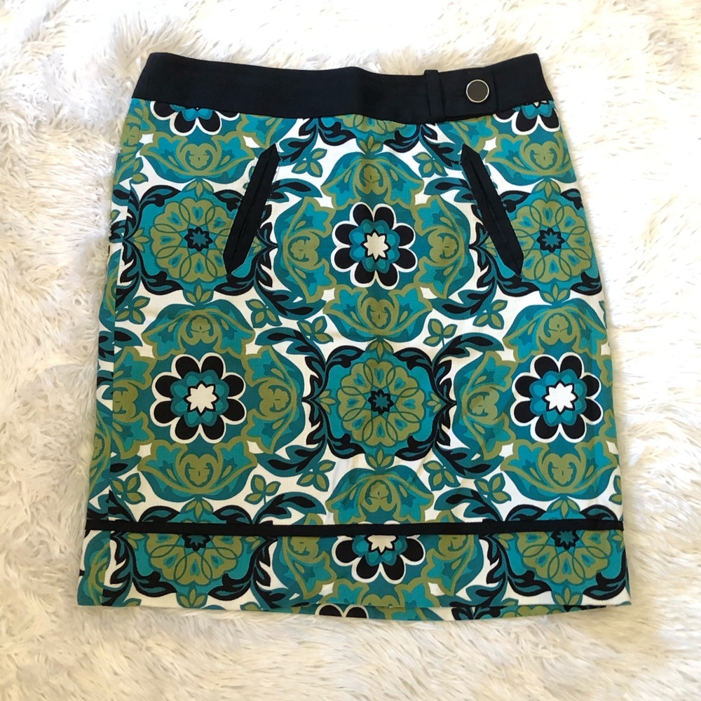 Ann Taylor Floral Blue & Green Skirt Size 6